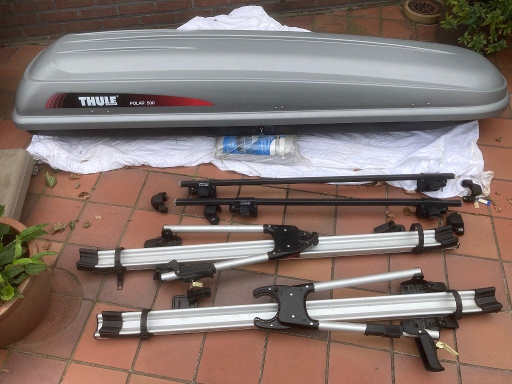 Thule Polar 500 dakbox+dakdragers+2xThule Tour fietsendrager, Auto diversen, Ophalen, Gebruikt
