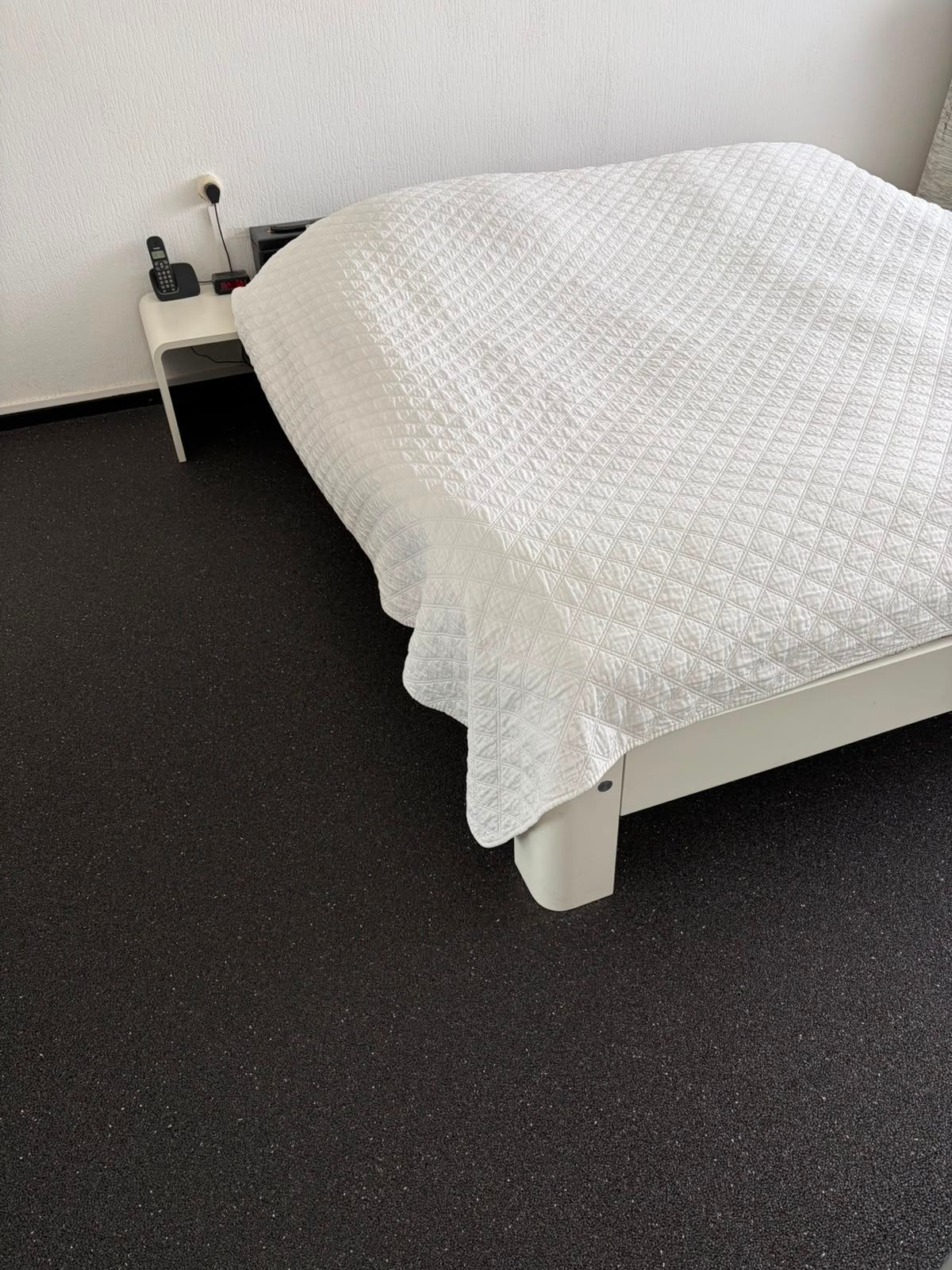 Lit double Aupung Quonde, Maison & Meubles, Chambre à coucher | Lits, Comme neuf, Enlèvement, 180 cm, Deux personnes