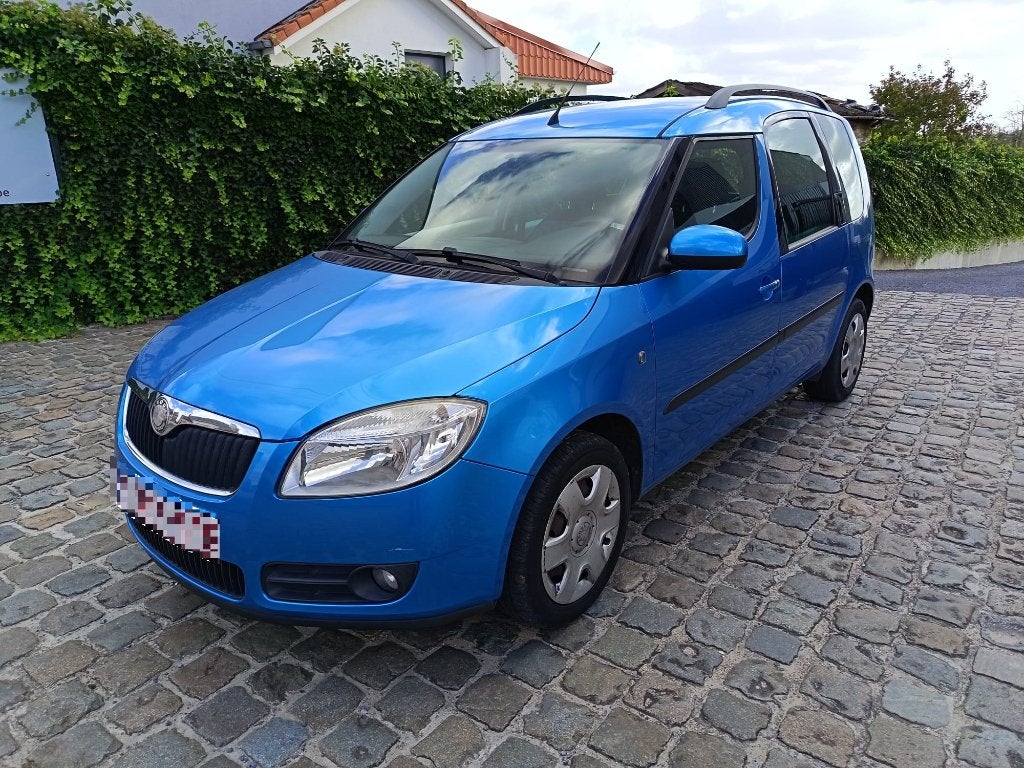 SKODA HOMOLOGUÉE POUR LA VENTE D'ESSENCE, Boîte manuelle, Roomster, 5 portes, 5 places