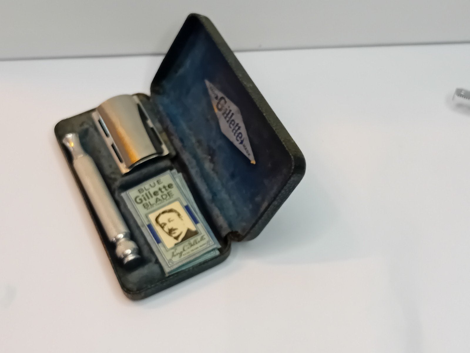 Scheermes uit de Gillette Tech „Flat Bottom” collectie, Ophalen of Verzenden