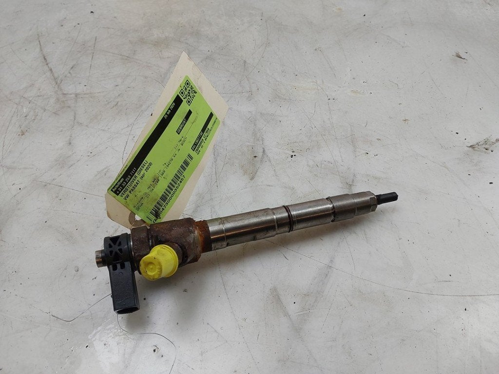 INJECTEUR FAP Volkswagen Passat Variant (3G5), Robert Bosch AG, Volkswagen, Utilisé, Robert-Bosch-Allee 1
74232  Abstatt, DE