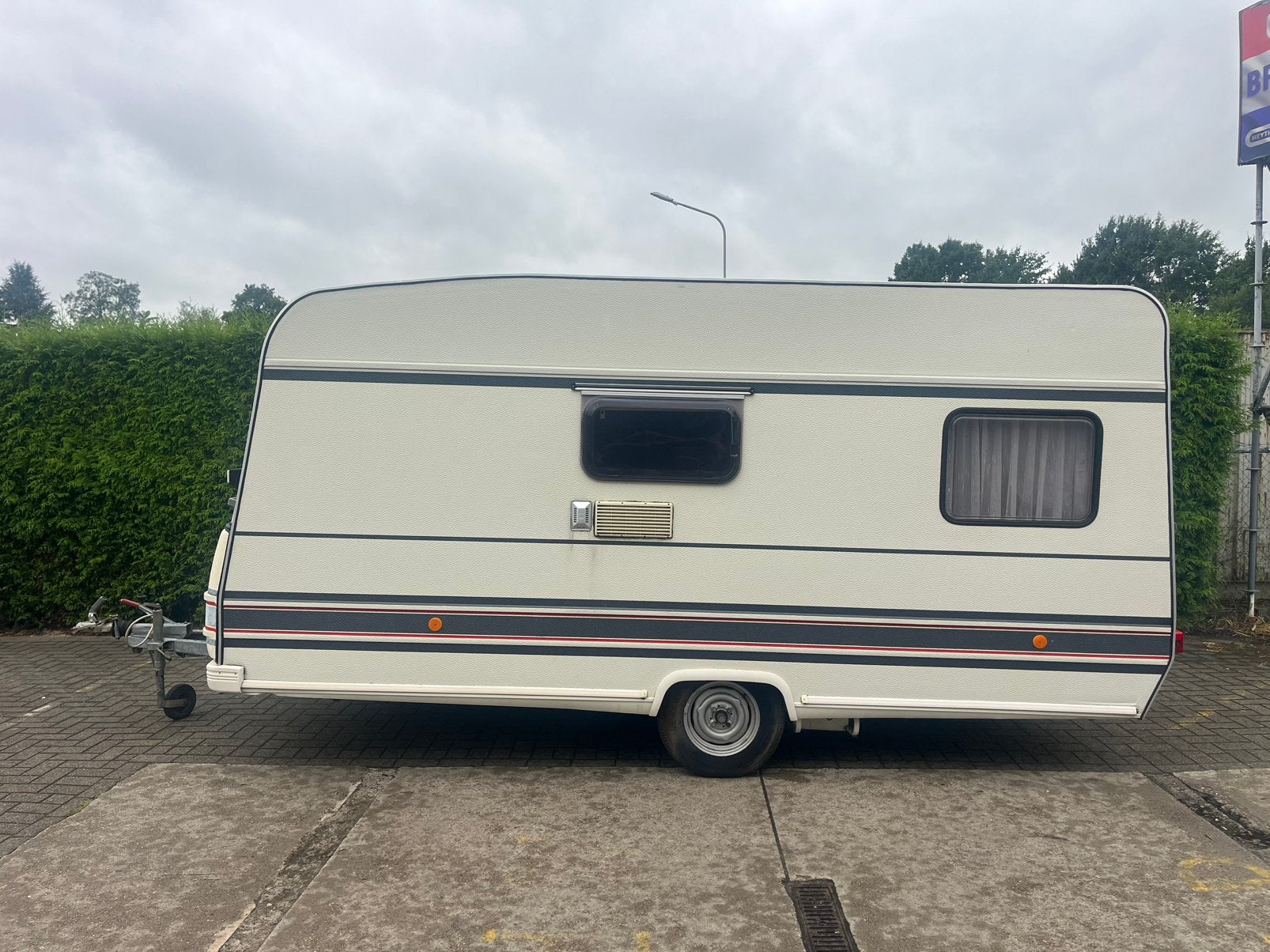 Bürstner Club caravan, Caravans en Kamperen, Particulier, Bürstner, 500 - 750 kg, Kachel