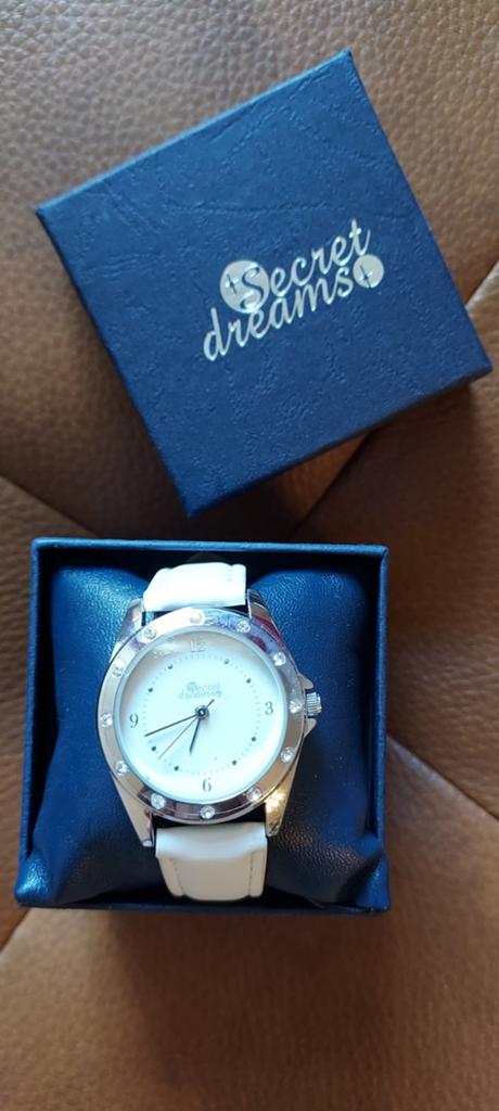 Secret Dreams dameshorloge met Swarovski  kristallen., Handtassen en Accessoires, Horloges | Dames, Ophalen of Verzenden