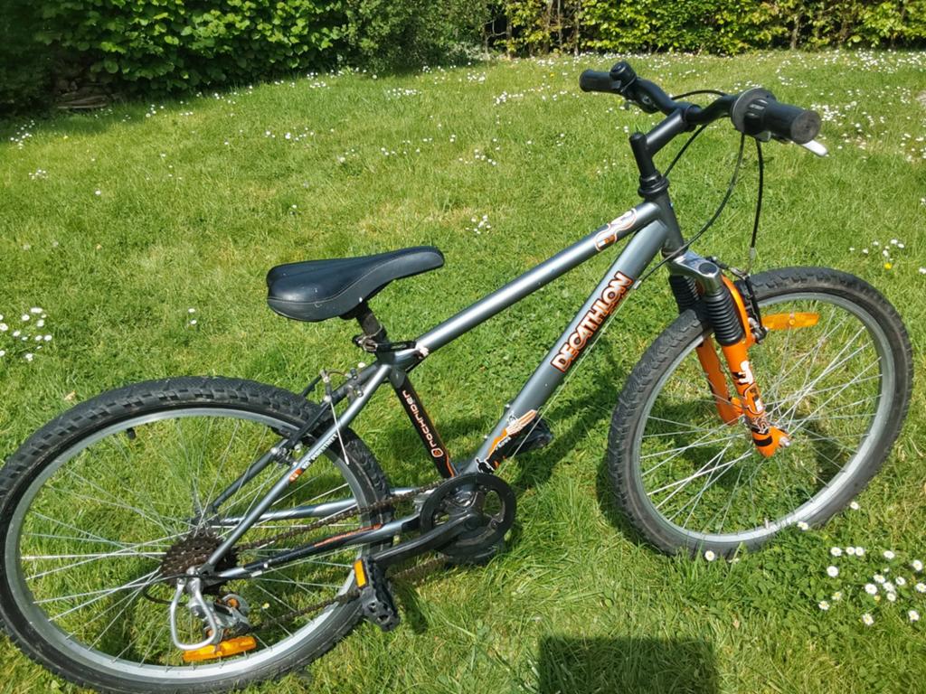Vélo Garçon Rockrider 24 pouces De 8ans a 11ans comme neuf, Fietsen en Brommers, Ophalen