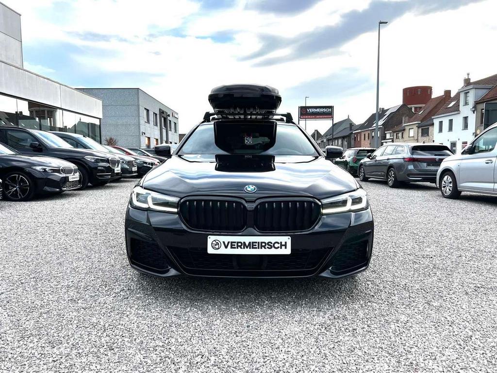BMW 530 530e xDrive Touring Aut.*M-PACK*HEAD UP*TREKHAAK*, 0 kg, 216 kW, Noir, 5 portes