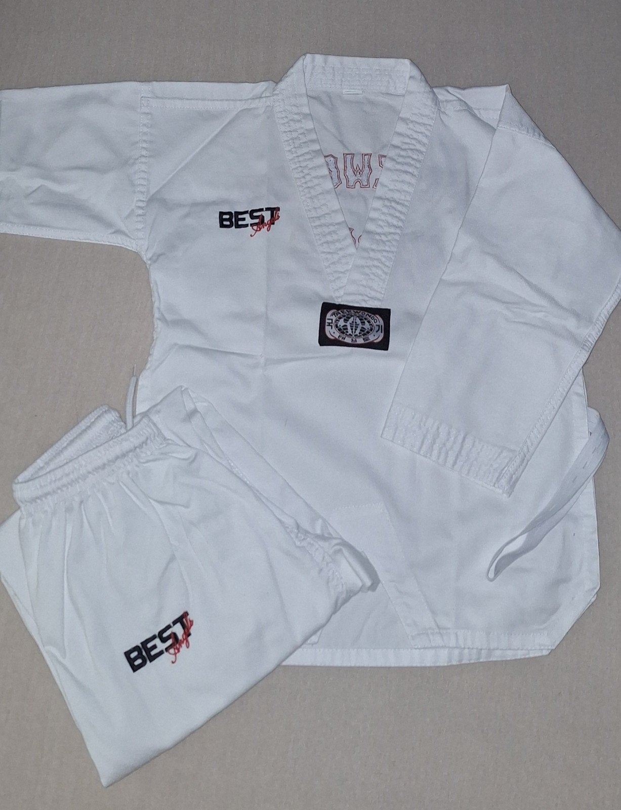 Dobok taekwondo maat 140, Sport en Fitness, Vechtsporten en Zelfverdediging, Ophalen, Taekwondo, Vechtsportkleding