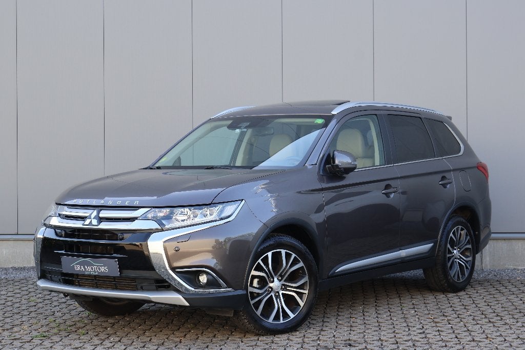 Mitsubishi Outlander 2.2 DI-D 4WD 7pl 360CAM ACC Opendak, Auto's, Mitsubishi, Automaat, https://public.car-pass.be/vhr/21856a28-e410-48b1-9ecd-51f0273f241f
