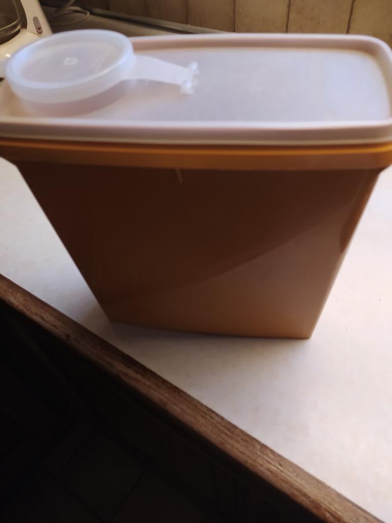 Grote ruimtespaarder van tupperware, Huis en Inrichting, Ophalen