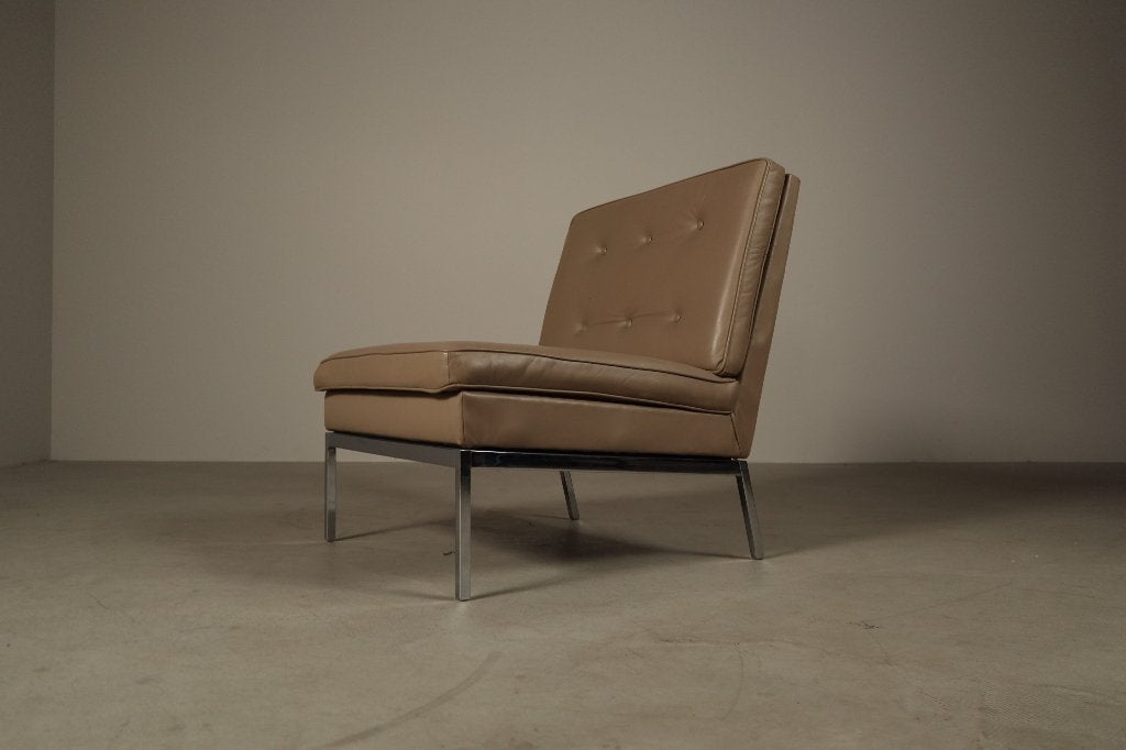 Fauteuil Florence Knoll, Enlèvement