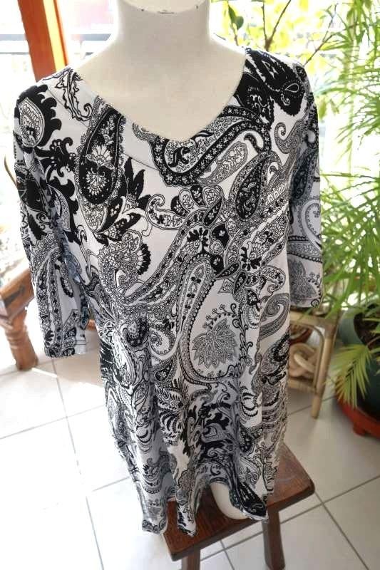 zwart wit creatief bijzondere jurk, Taille 42/44 (L), Selection by Ulla Popken, Enlèvement ou Envoi, Comme neuf