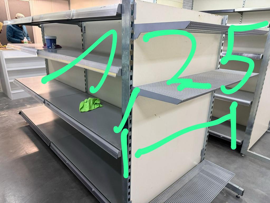 Étagères de magasin, Enlèvement