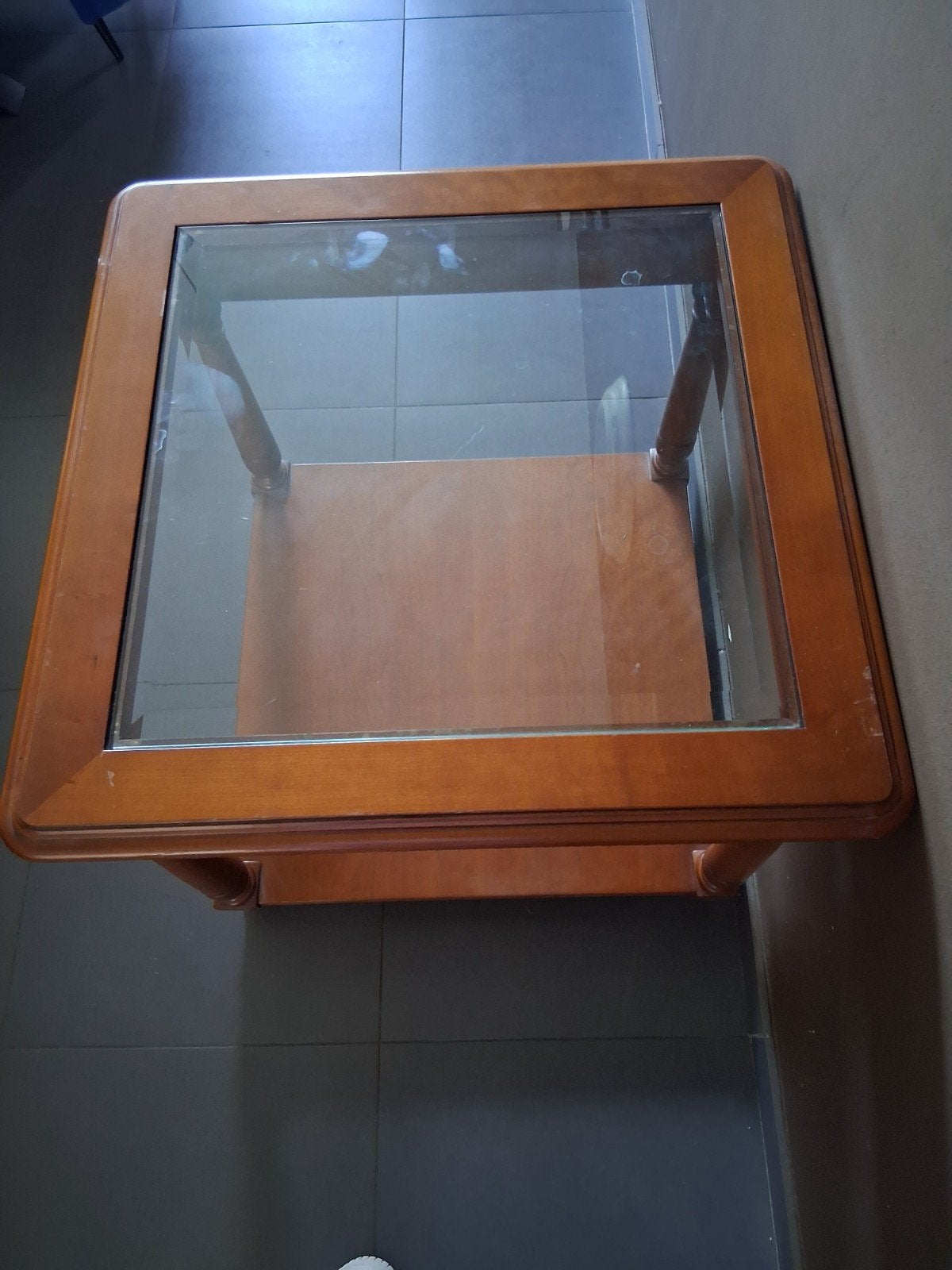 salontafel 65 op 65, Enlèvement