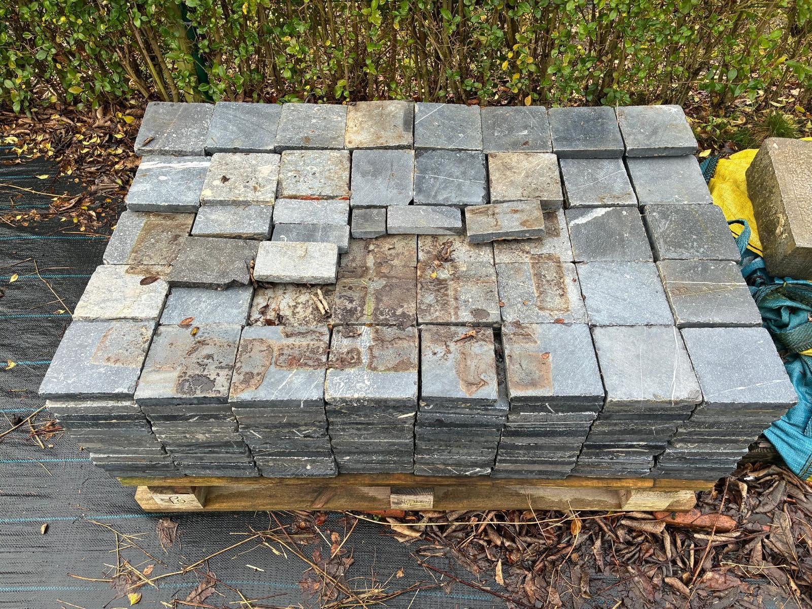 Lot blauwe steen tegels, Tuin en Terras, Ophalen, Zo goed als nieuw