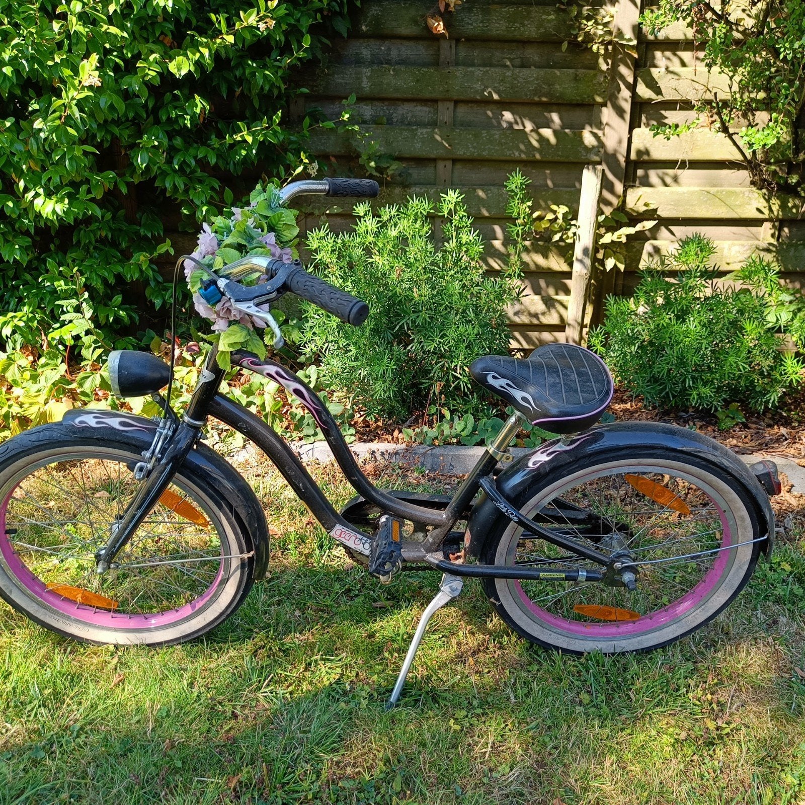 kinderfiets little Betty zwart roze. vlammen en bloemen, Ophalen