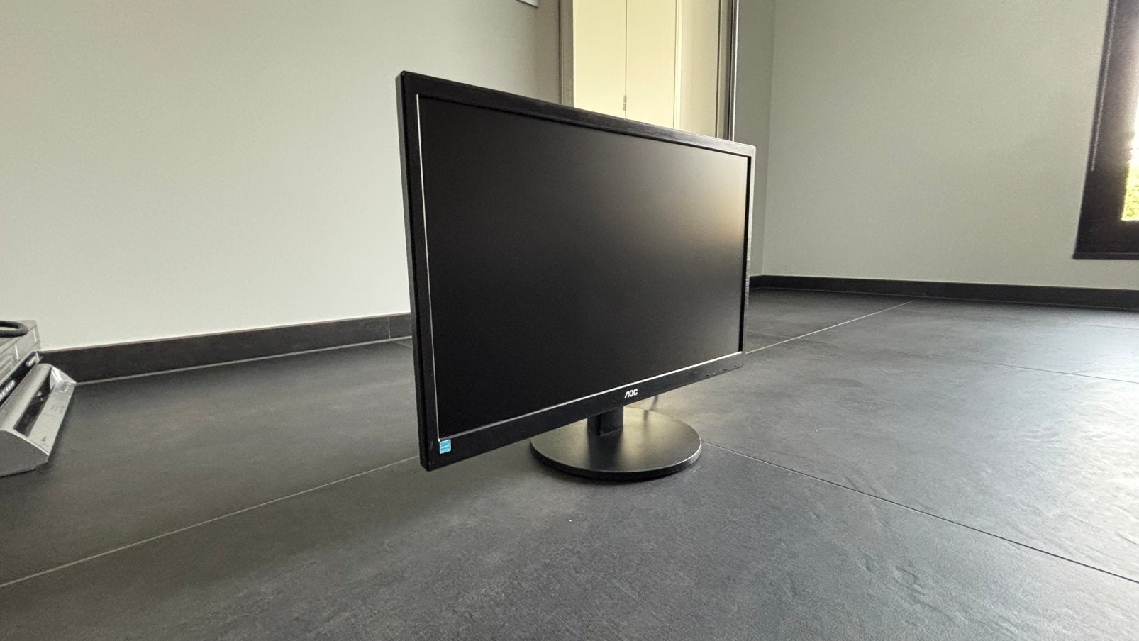 AOC 24 inch 60hz beeldscherm, Computers en Software, Monitoren, Full HD, Zo goed als nieuw, 1 tot 2 ms, 60 Hz of minder