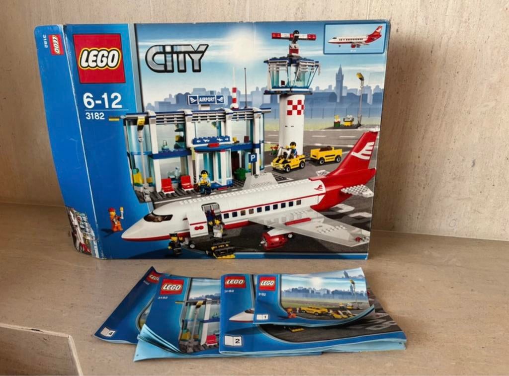 lego City 3182 - Vliegveld, Kinderen en Baby's, Speelgoed | Duplo en Lego, Ophalen, Zo goed als nieuw