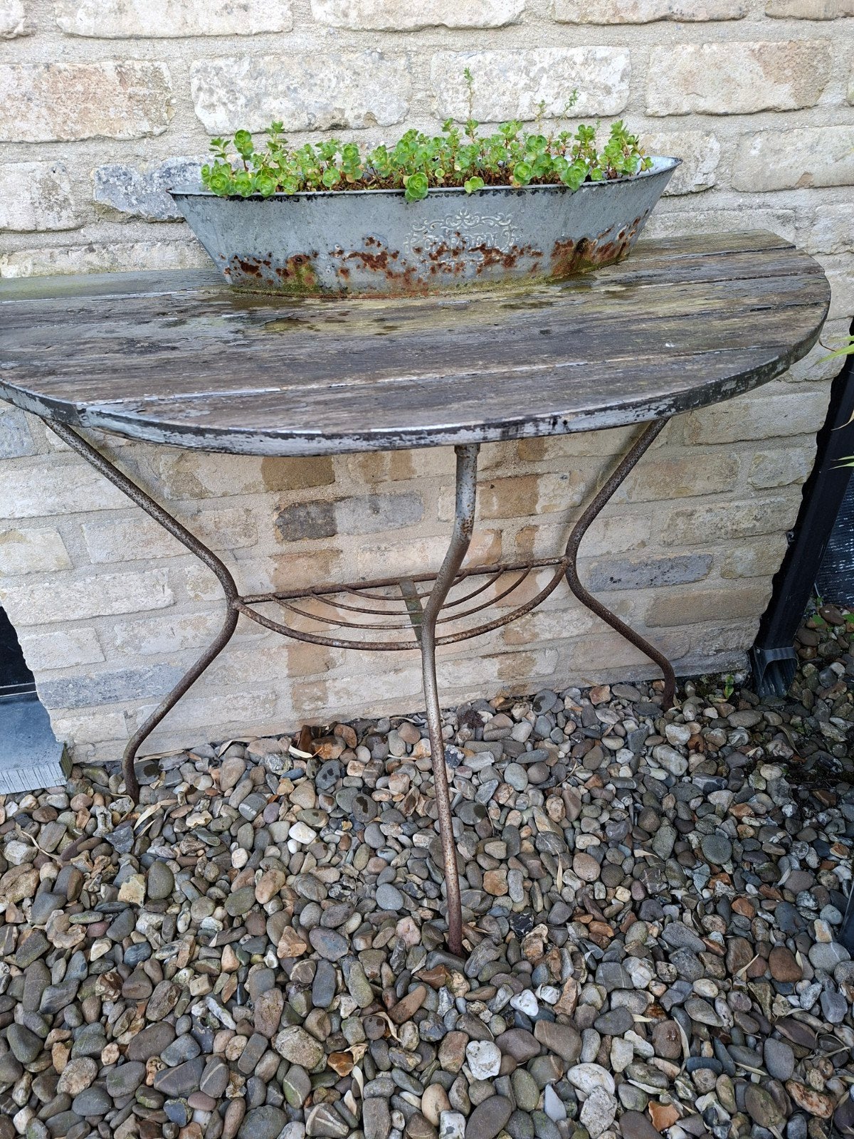 Muur tafel, Ophalen