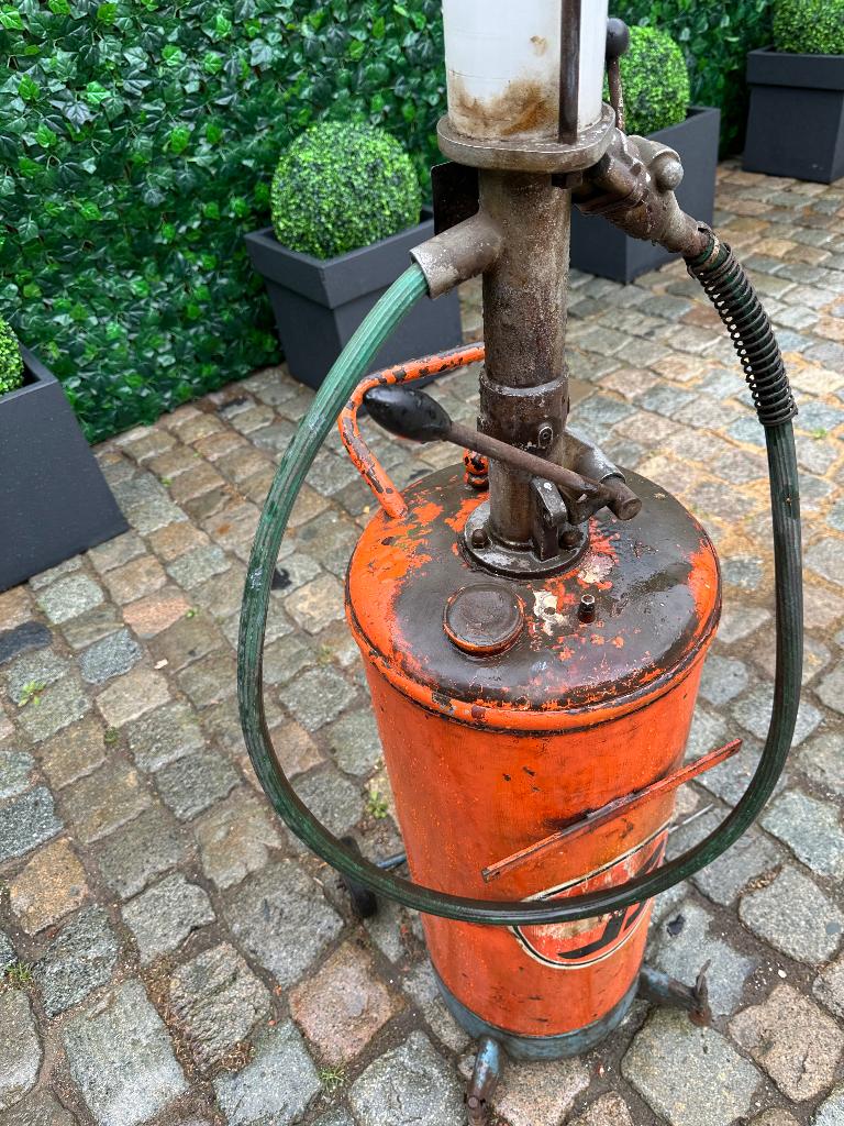 oude  2 takt benzinepomp, Ophalen, Gebruikt