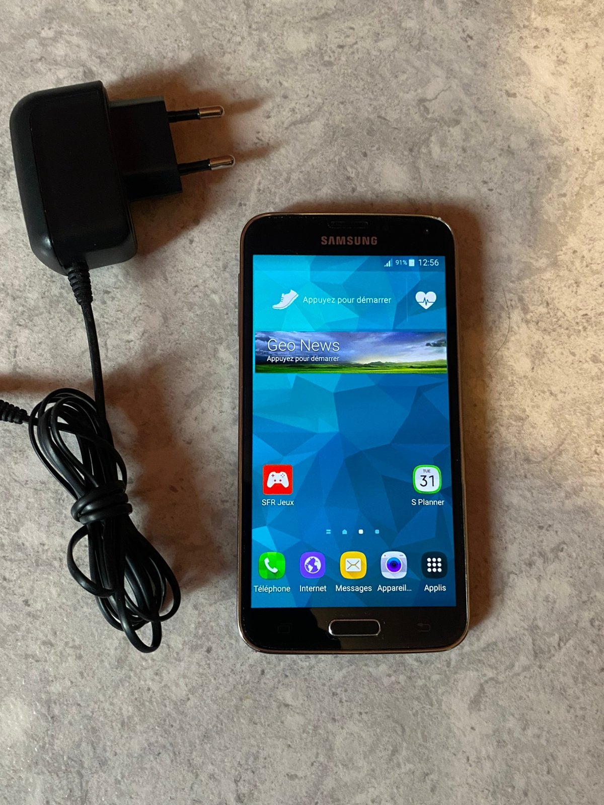 Samsung Galaxy S5 16GB met oplader, Telecommunicatie, Mobiele telefoons | HTC, Gebruikt, Zwart, Ophalen of Verzenden, Zonder simlock