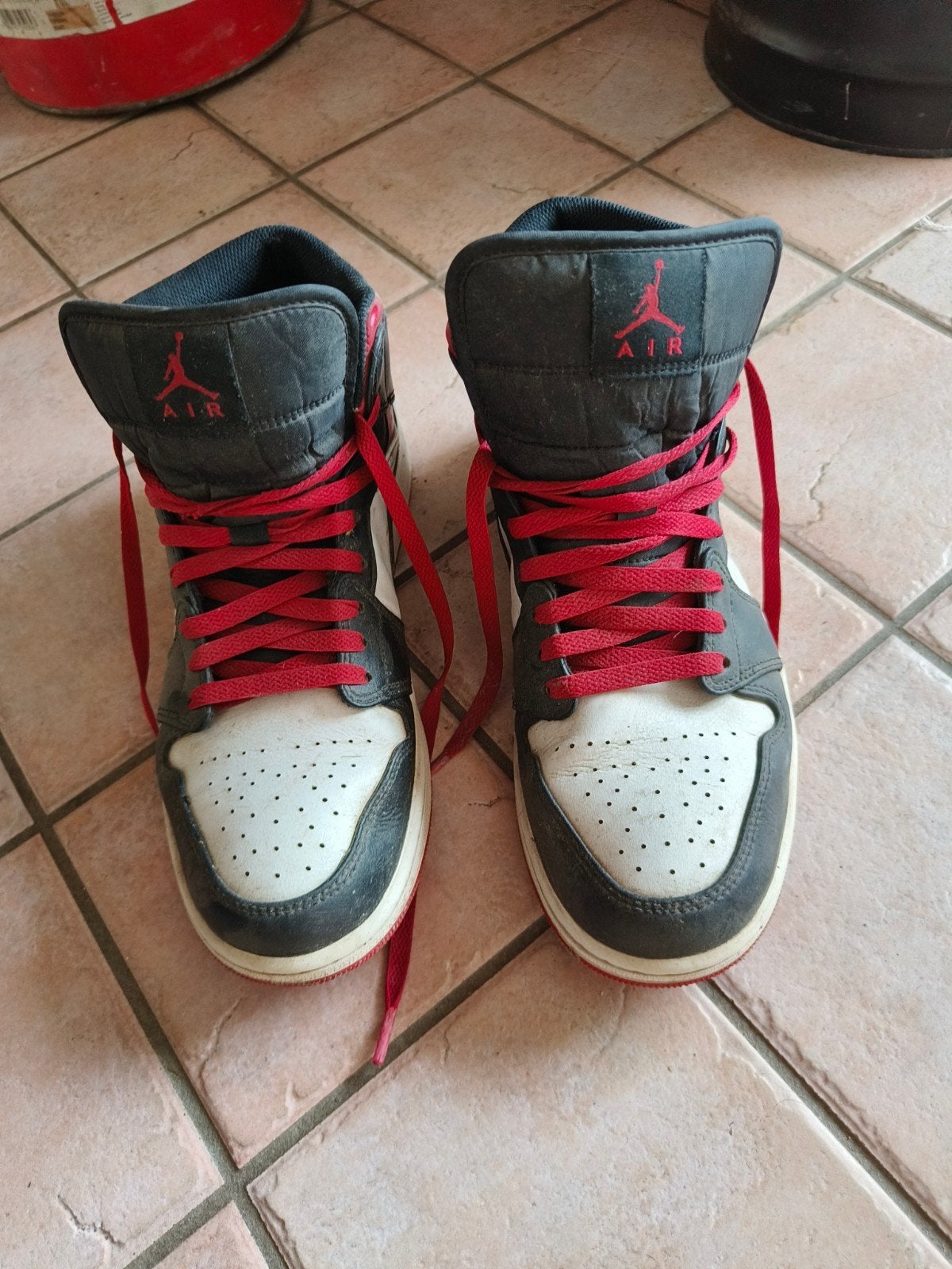 air force Jordan 1 rood, Ophalen of Verzenden, Gebruikt
