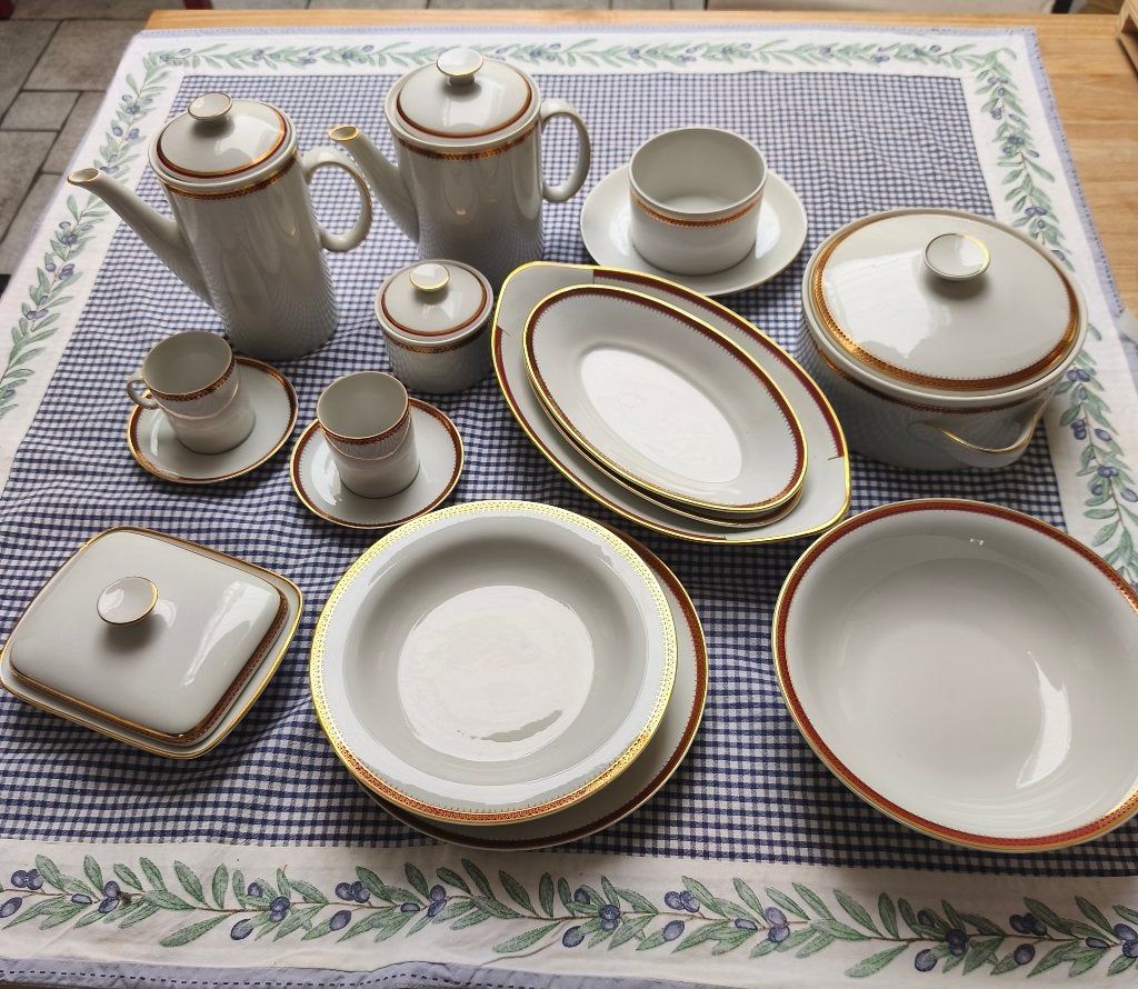 Compleet Favolina porseleinen servies 12 persoons, Antiquités & Art, Antiquités | Services (vaisselle) complet, Enlèvement