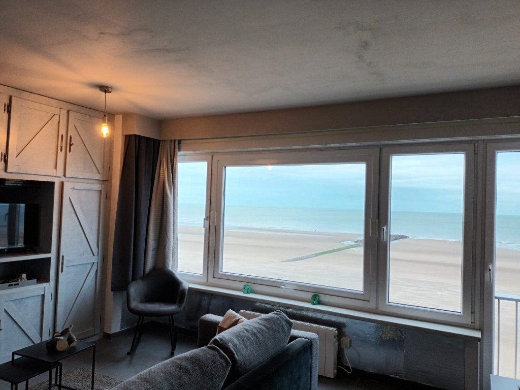 Middelkerke; ruime studio met panoramisch zeezicht & parking, Vakantie, Huisdier toegestaan, Antwerpen of Vlaanderen, Appartement