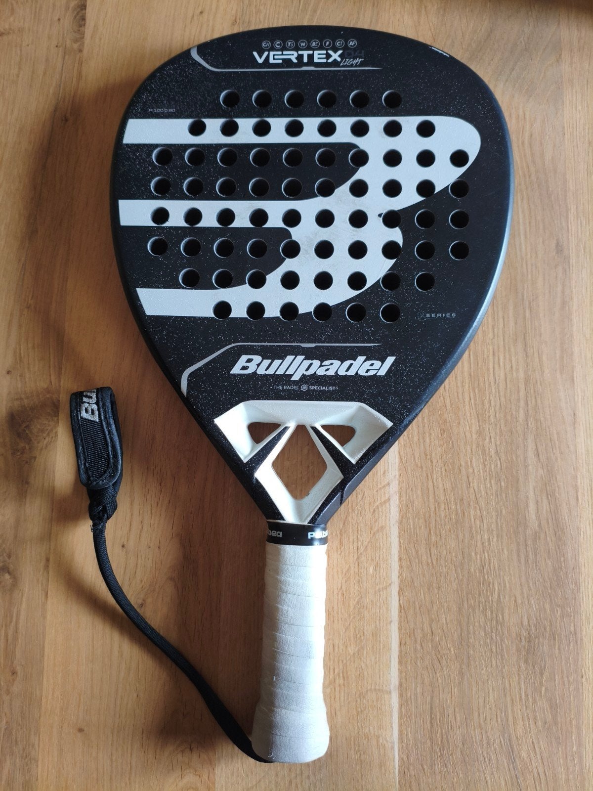 Bullpadel Vertex series X Light padel racket, Enlèvement