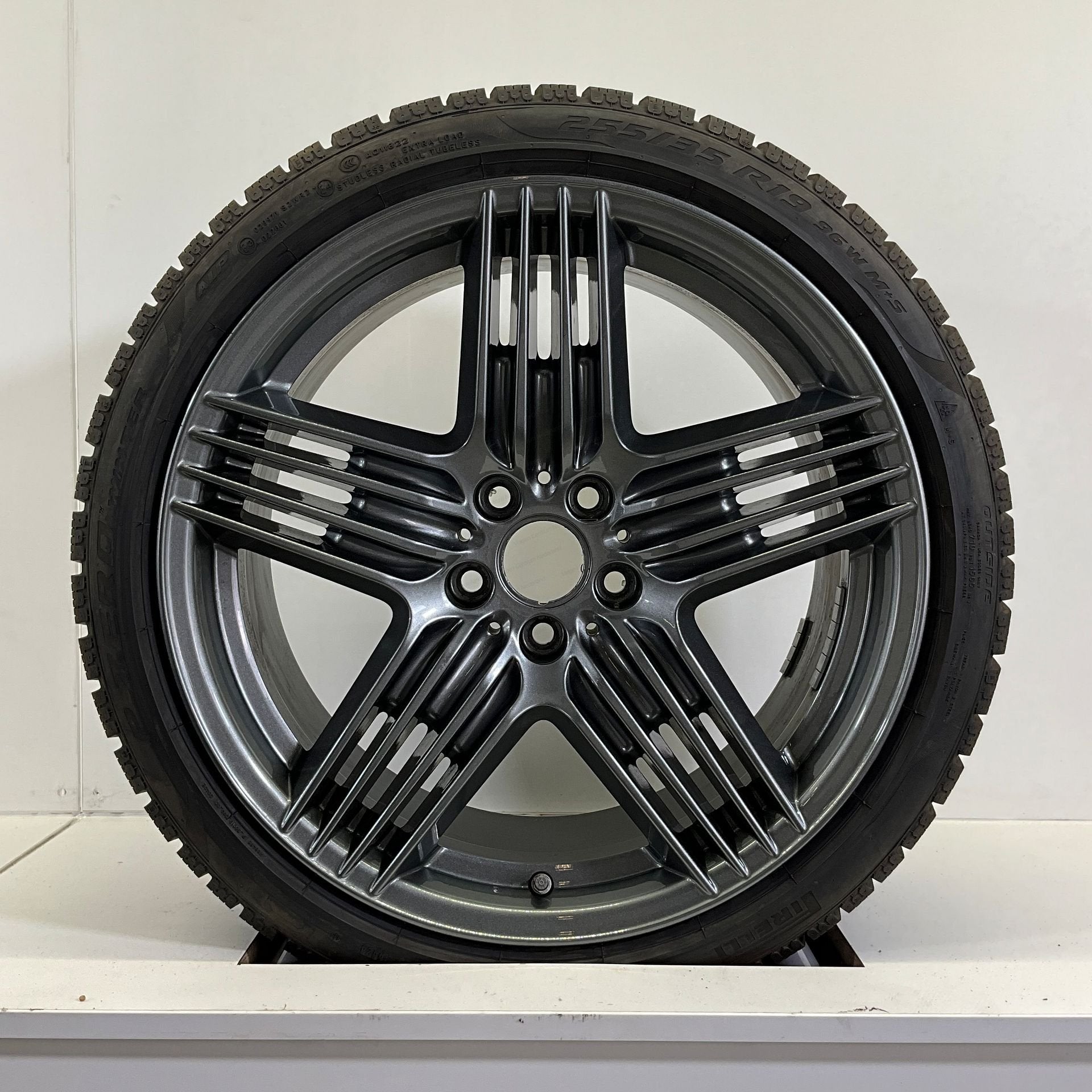 ALPINA 3 SERIES ALPINA D3 S D3 S TOURING B3 WINTERBANDEN 19’, 19 inch, Gebruikt, 255 mm, -