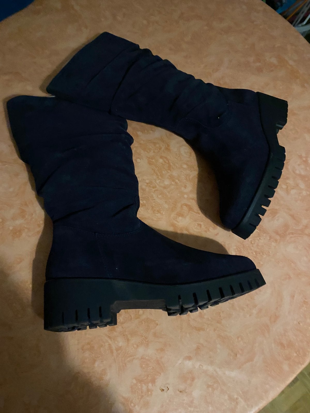 Bottes en daim neuve pointure 40, Vêtements | Femmes, Chaussures, Enlèvement, Neuf
