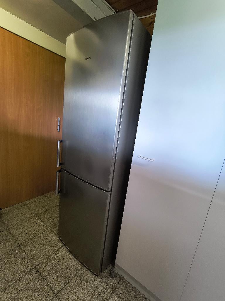 Koel-vriescombinatie Siemens No Frost, Elektronische apparatuur, Ophalen, Gebruikt, 200 liter of meer, Met aparte vriezer