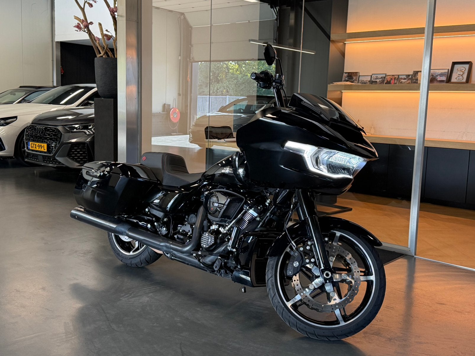 Harley-Davidson Tour 117 FLTRX Road Glide custom 2024 5HD 1e, Motoren, Chopper, Particulier