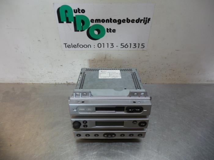 Radio/Cassette d'un Ford Fiesta (Fiesta 02-), Autos : Pièces & Accessoires, Électronique & Câbles, Ford, Utilisé, 3 mois de garantie