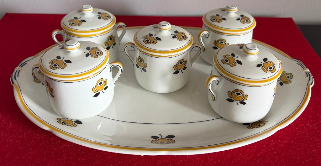 Ensemble de 5 Pots en Porcelaine Ancienne sur Plateau, Antiquités & Art, Enlèvement ou Envoi