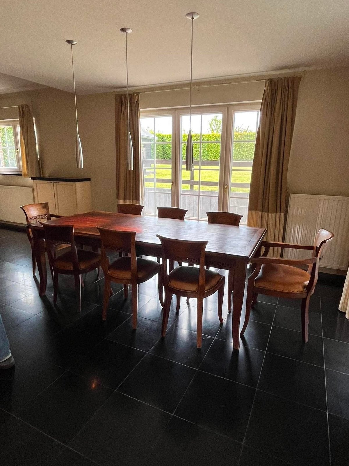 Massief houten eettafel, Ophalen, Zo goed als nieuw