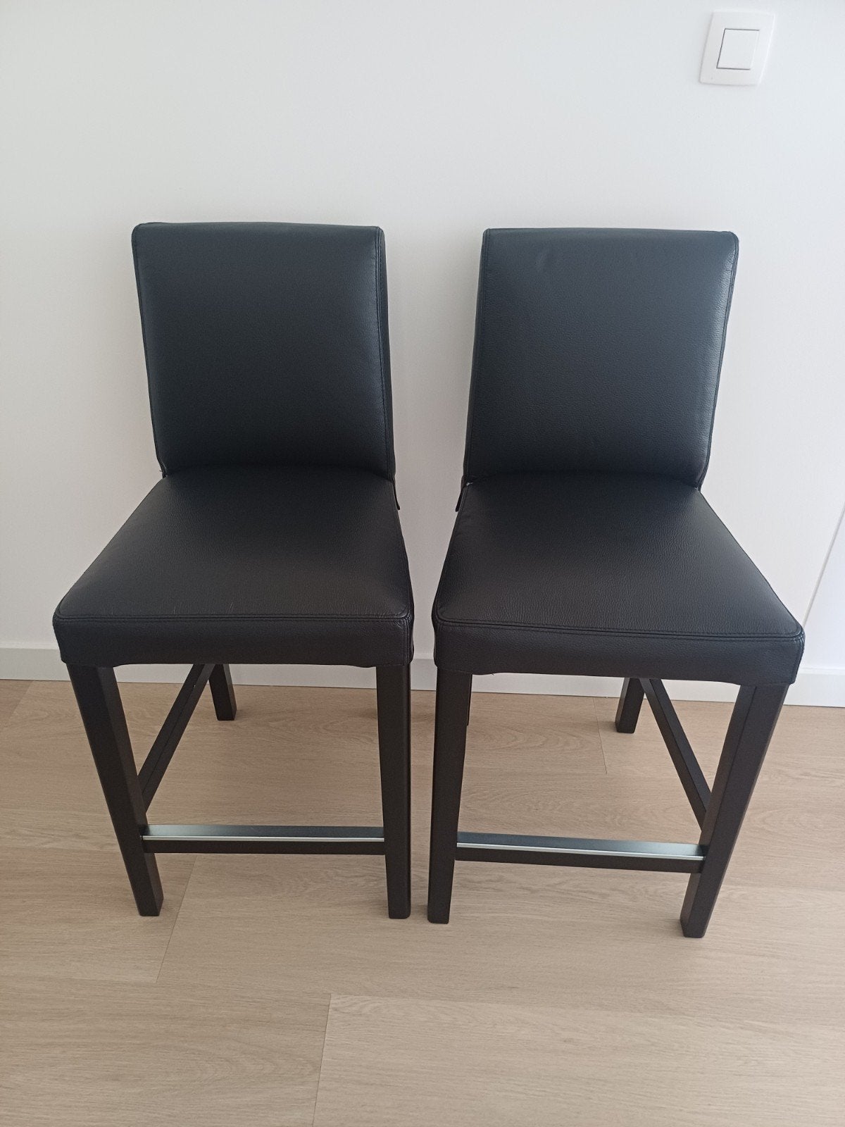chaises de bar en cuir, Avec repose-pieds, Comme neuf, Enlèvement, Cuir