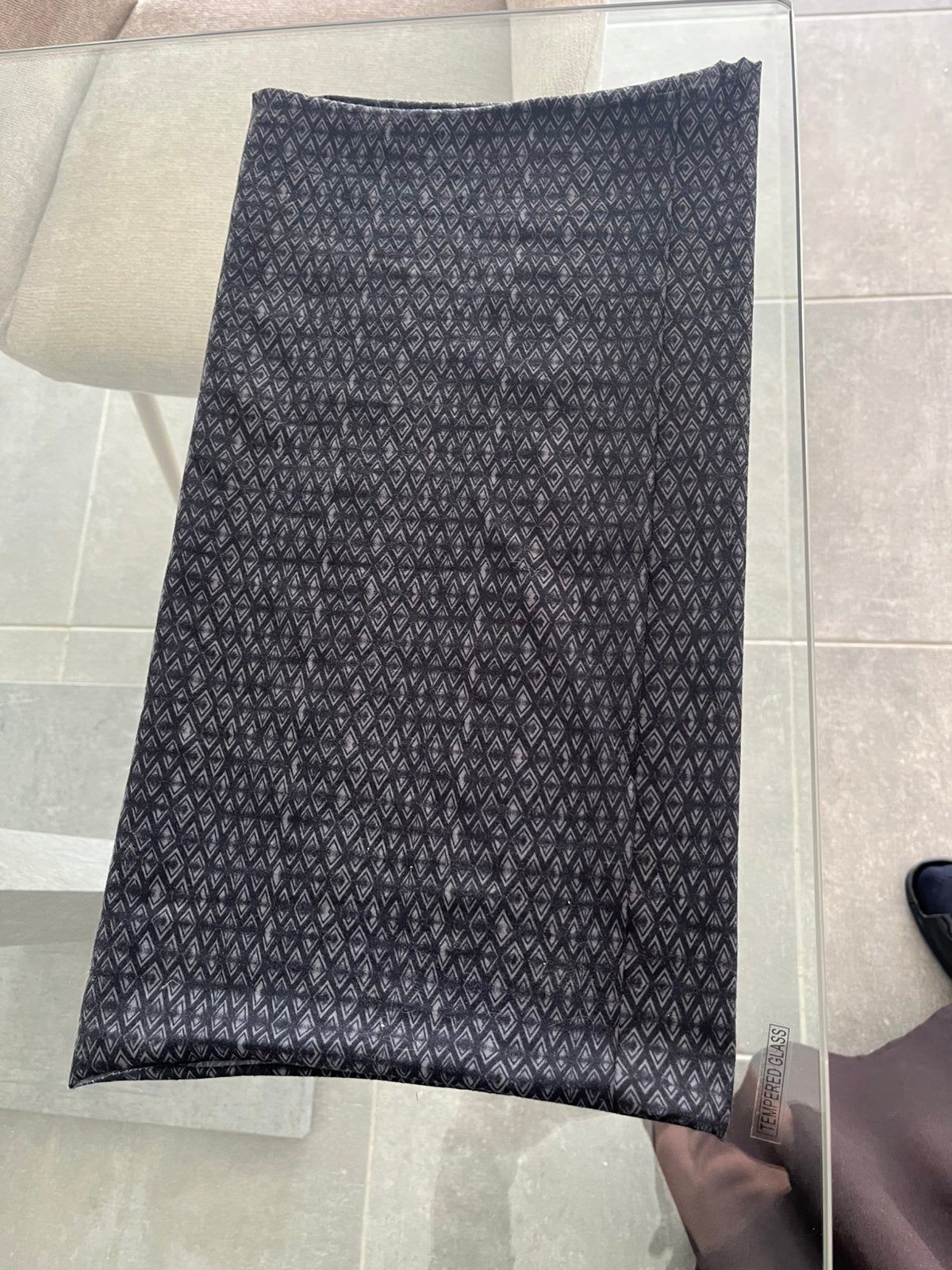 A bandana or scarf is a thermoregulating fabric, Enlèvement ou Envoi, Comme neuf