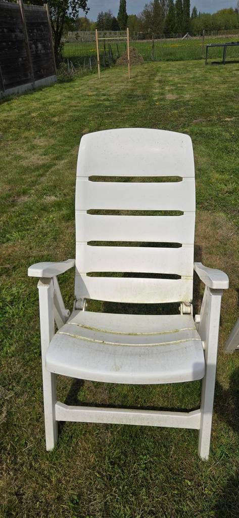 2 ligstoelen gratis af te halen te Hasselt, Jardin & Terrasse, Chaises de jardin, Enlèvement, Utilisé, Synthétique, Ajustable