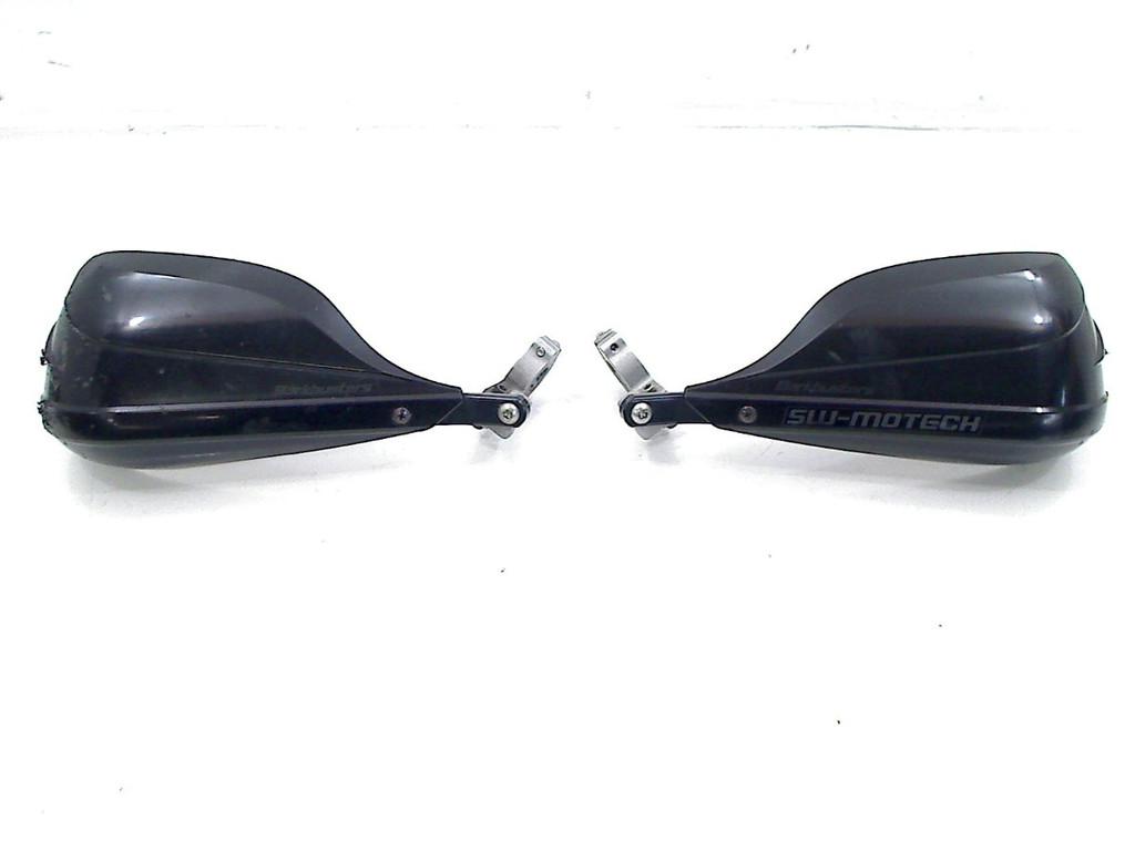 GARDE-MAINS Accessoires Universeel (01-1970/-), Motos, Pièces | Autre, Dhr. S. di Majo, Utilisé, Info@cama-motorparts.nl, P.J. Troelstraweg 8 8
3144 CX  MAASSLUIS, NL