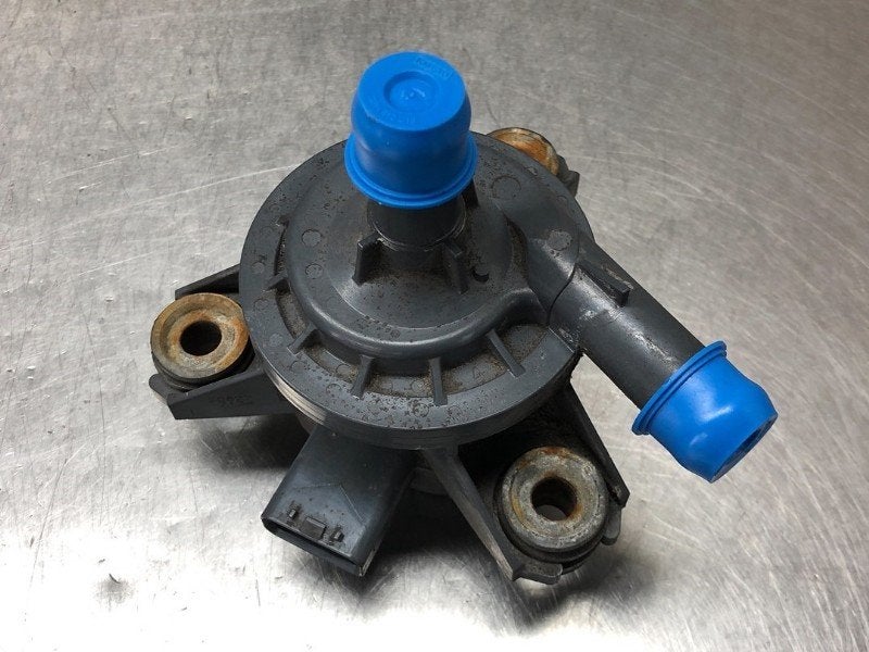 POMPE A EAU Toyota Prius Plus (ZVW4) (|G904052010|), Utilisé, Toyota