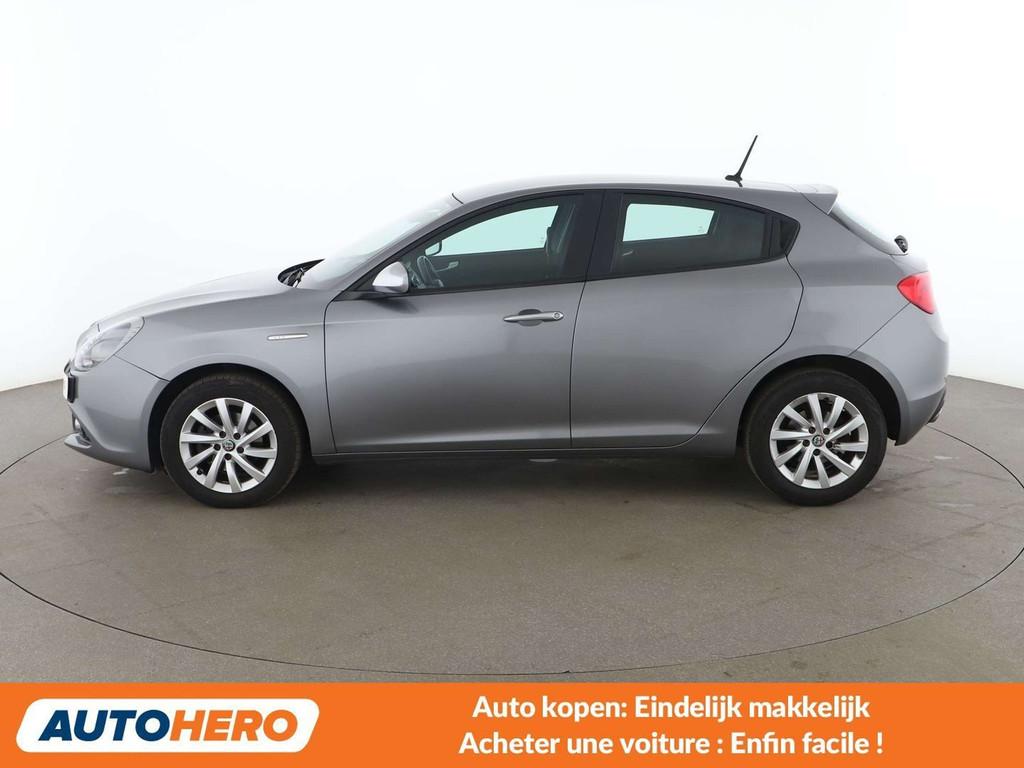 Alfa Romeo Giulietta 1.6 JTD Super (bj 2017), Auto's, Stof, Gebruikt, Zwart, https://public.car-pass.be/vhr/d6a1e06f-a89c-4f54-8e27-426a565ada34