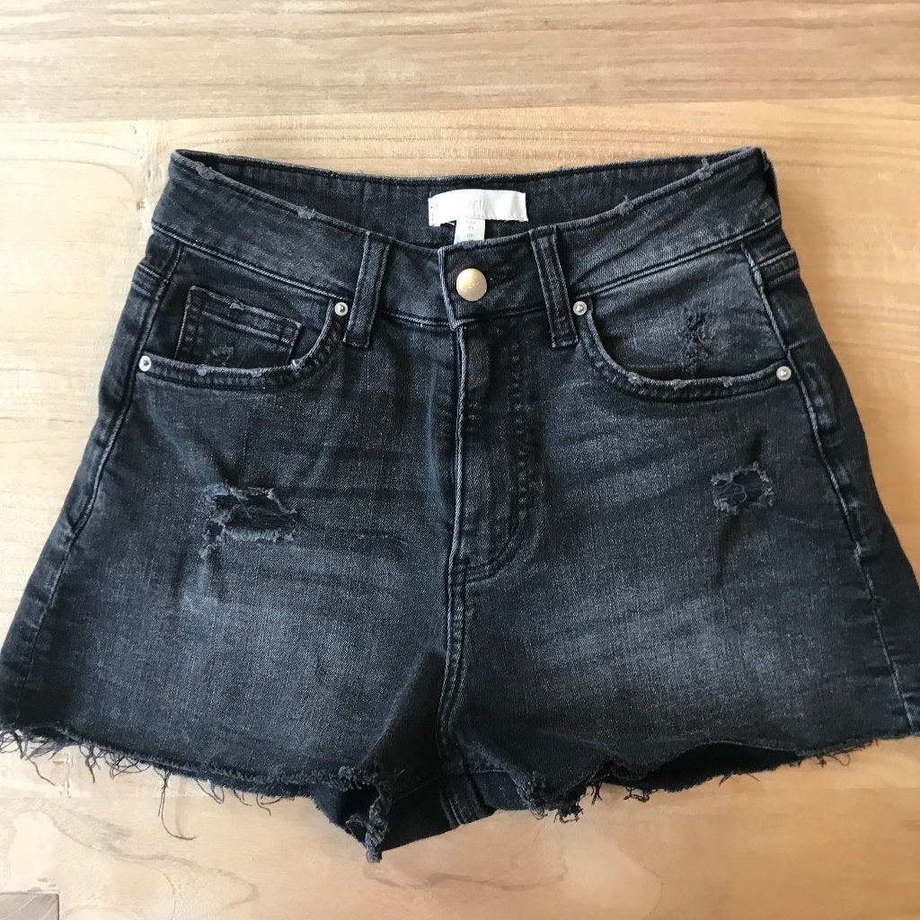 Short jeans H&M, Vêtements | Femmes, Enlèvement, Comme neuf, Noir