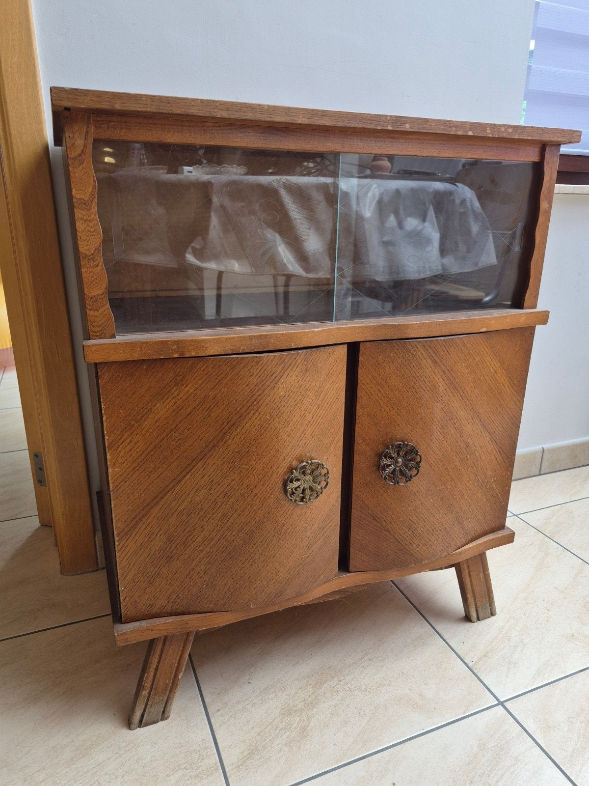 Ancien petit buffet/vitrine vintag, Maison & Meubles, Armoires | Armoires murales, Enlèvement