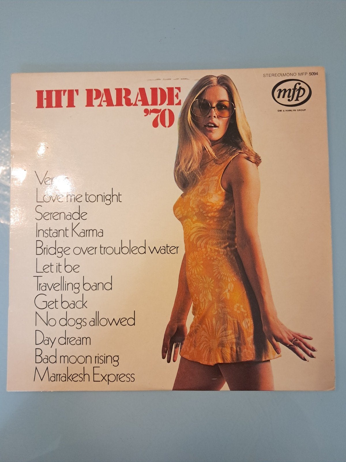 hit parade 70'".....compilation, Envoi, Comme neuf