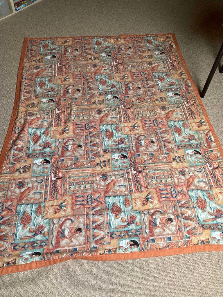 Bedsprei / deken met Egyptische tekeningen, Huis en Inrichting, Slaapkamer | Beddengoed, Tweepersoons, Oranje, Ophalen of Verzenden