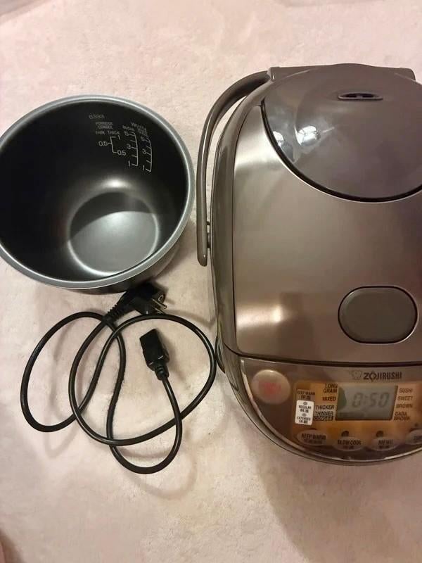 Zojirushi - NS-YMH10 Fuzzy Logic Rice Cooker, Enlèvement ou Envoi, Comme neuf