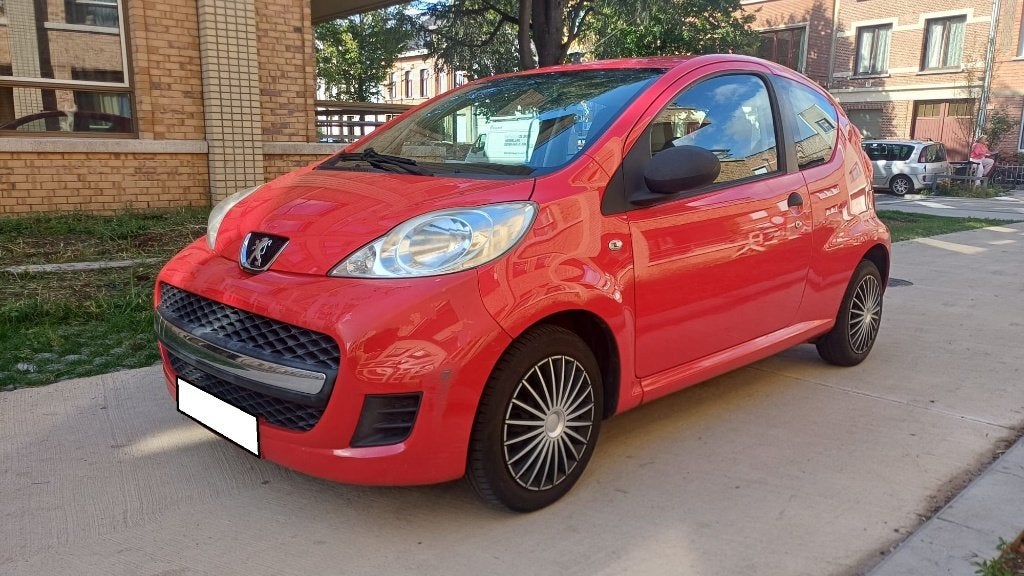 Peugeot 107 en excellent état, Rouge, Achat, 998 cm³, Noir