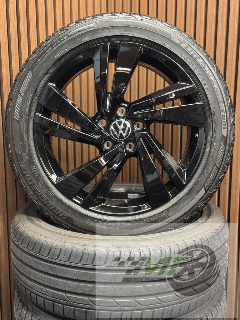 18" Vw T-Roc TRoc RLine NEVADA BLACK 215 50 misano OEM, Auto-onderdelen, Banden en Velgen, 18 inch, 215 mm, -, -