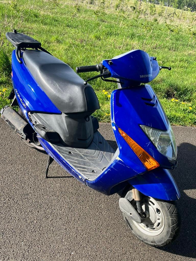 Honda Lead SCV100 100 100 cc -- Démarrages et trajets, Enlèvement, Comme neuf, 100 cm³