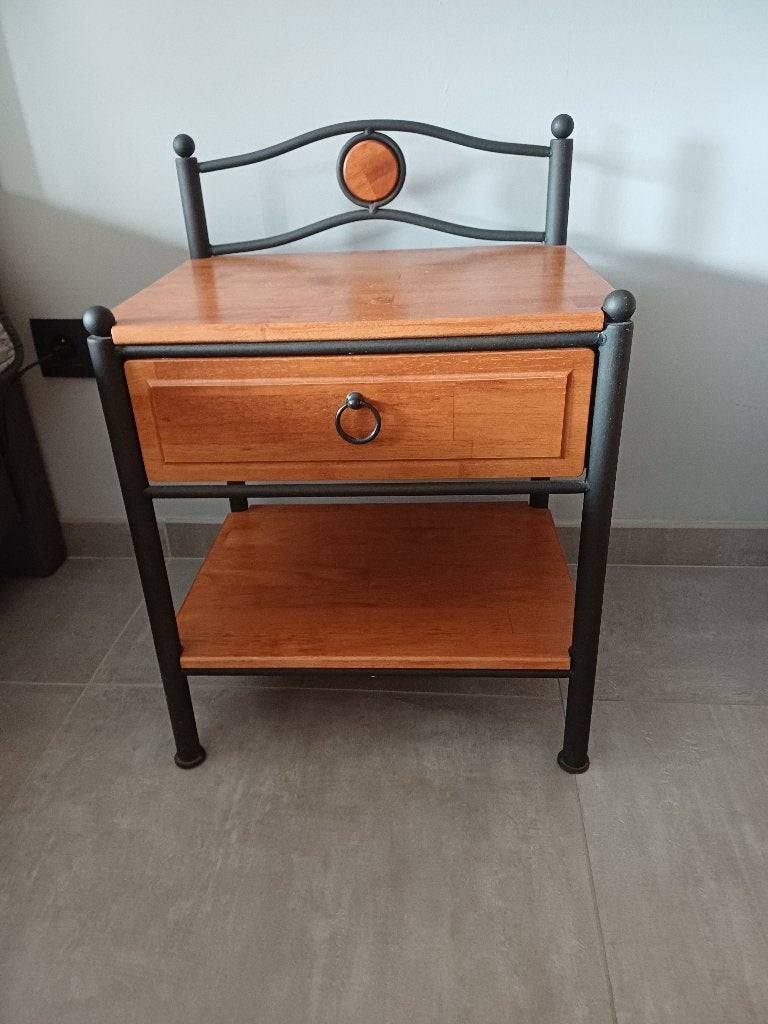 2 nachtkastjes, Huis en Inrichting, Slaapkamer | Nachtkastjes, Ophalen