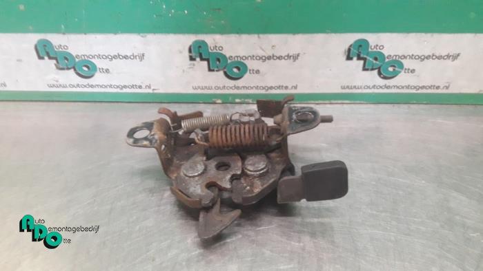 Mécanique de verrouillage capot d'un Daihatsu Cuore (Cuore, Daihatsu, -, 3 mois de garantie, Utilisé